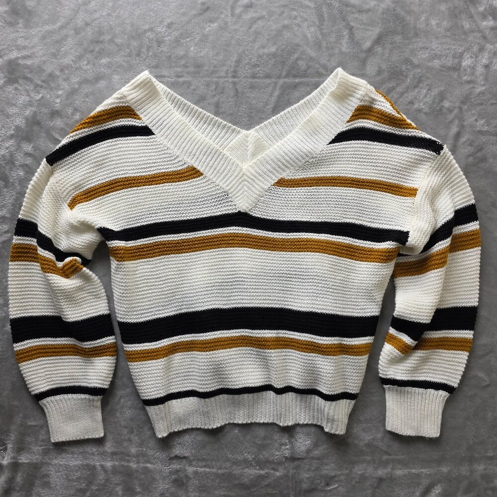 Trendy Threads Sweater‎ Women's 1X White Striped Knit Long Sleeve V-Neck Cozy